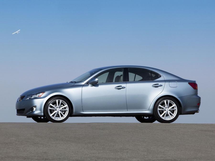  Lexus IS350 2005 года  (фото 25 из 82)